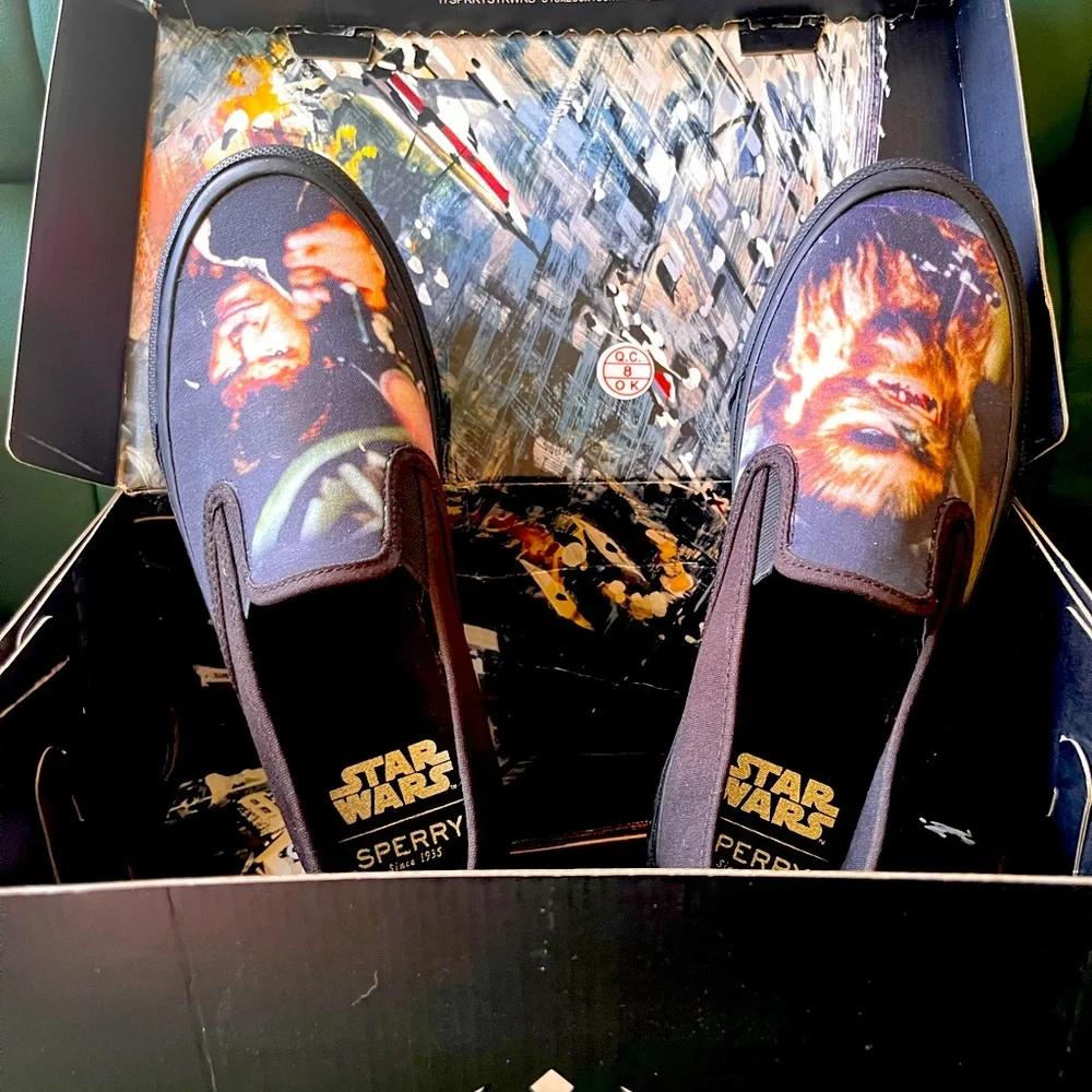 BRAND NEW SPERRY Women’s 8.5
Star Wars Cloud Slip-on Han and Chewie Sneakers - Picture 2 of 6